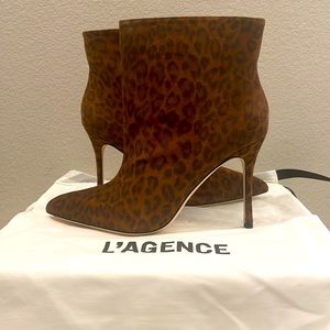 NEW L’AGENCE MARIETTE LÉOPARD 🐆 PRINT POINTED TOE BOOTIE SIZE 7 1/2